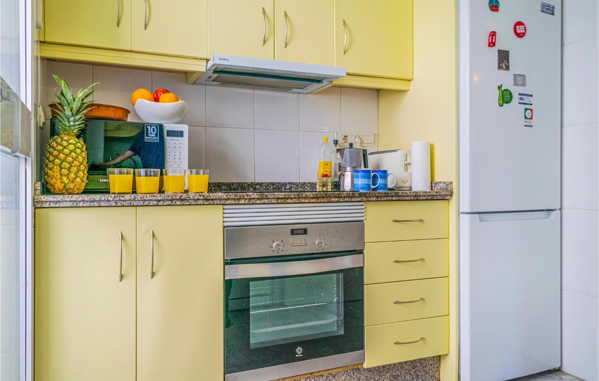 Lovely Apartment In Marbella With Kitchenette Kültér fotó
