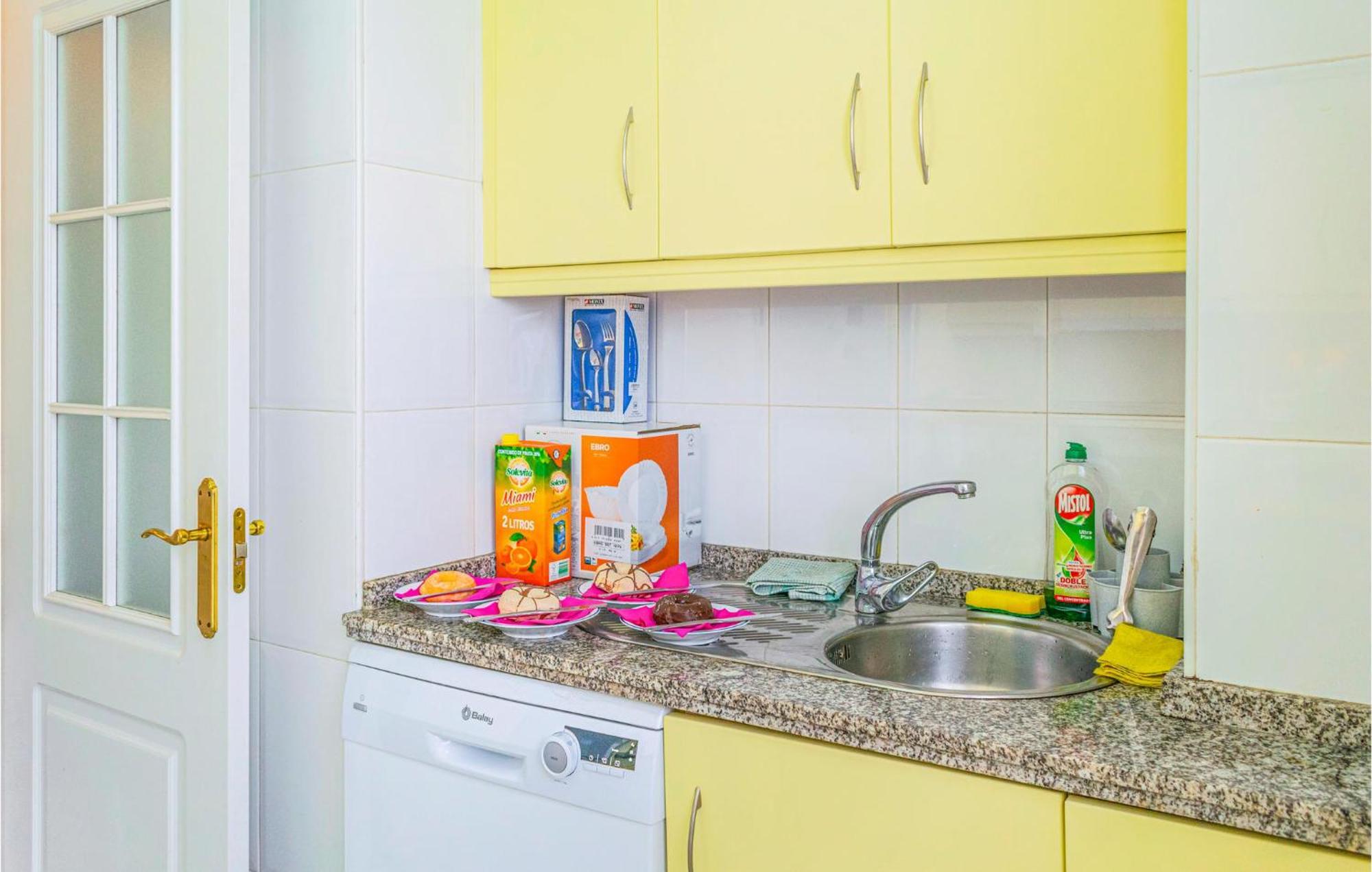 Lovely Apartment In Marbella With Kitchenette Kültér fotó